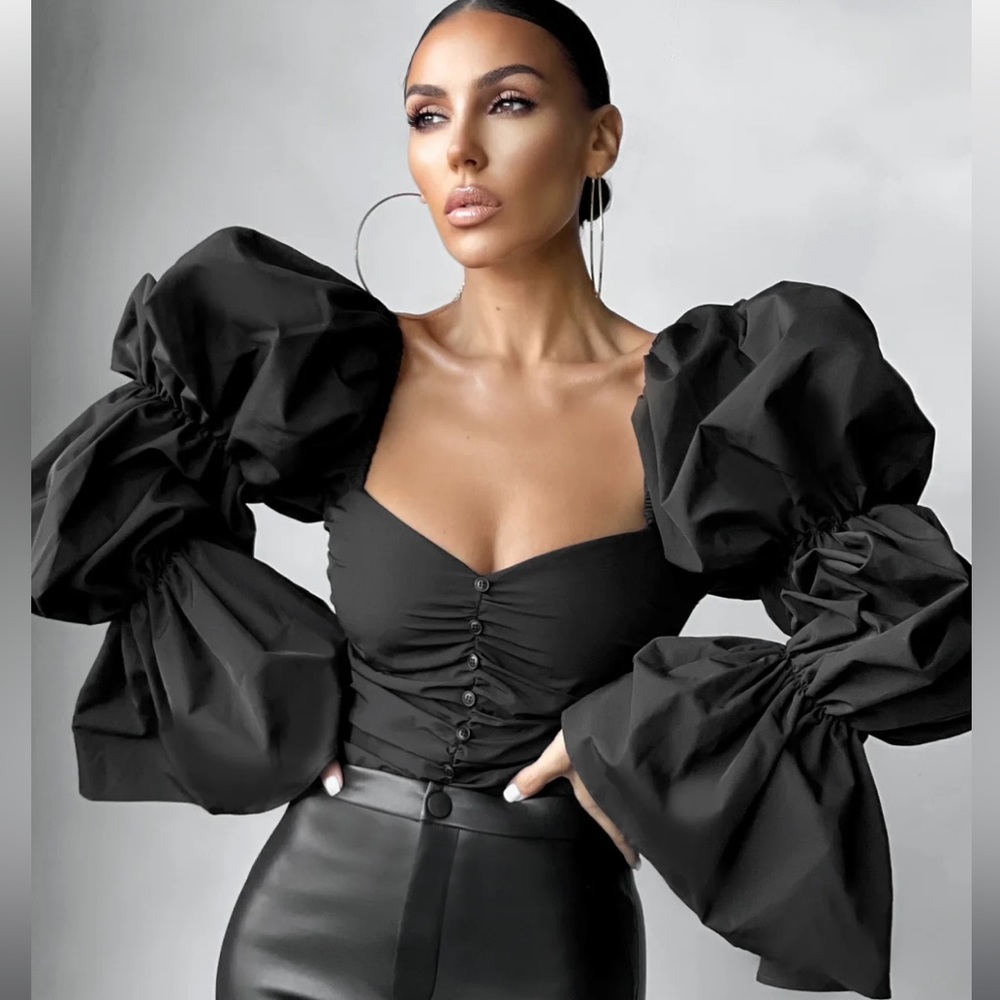 BLACK EXAGGERATED PUFF LONG SLEEVE RUCHED BODYSUIT
